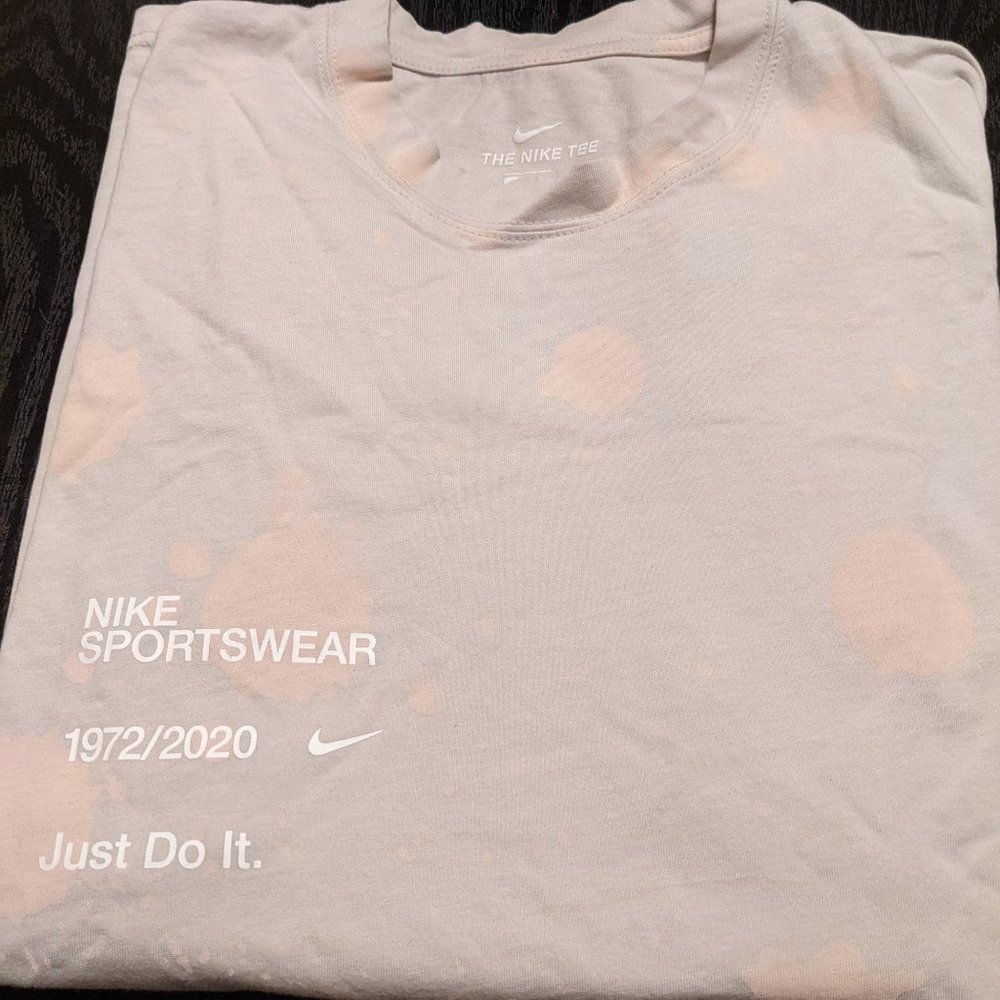 Nike Sportswear Tee